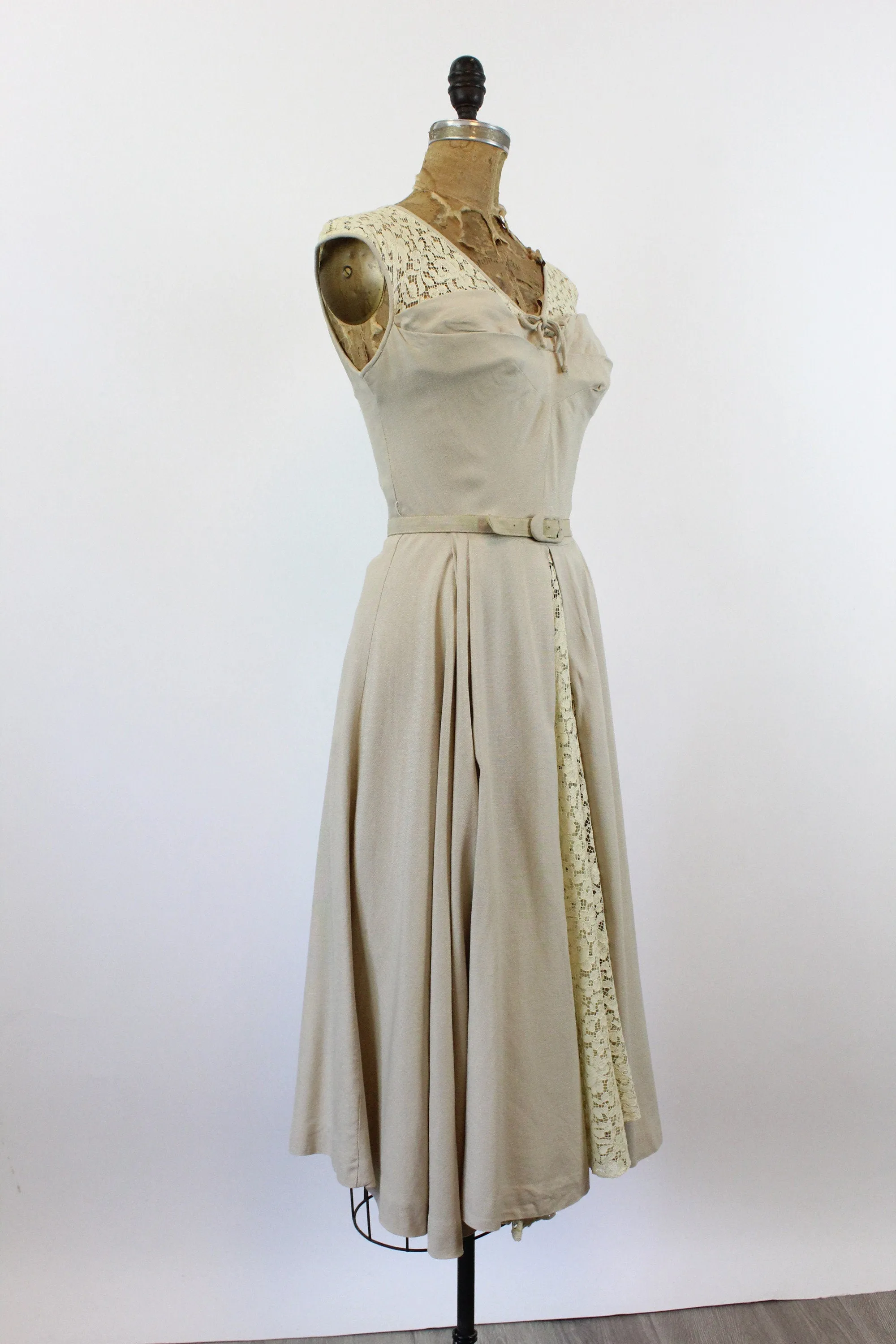 1940s LINEN and LACE dress small | new spring summer
