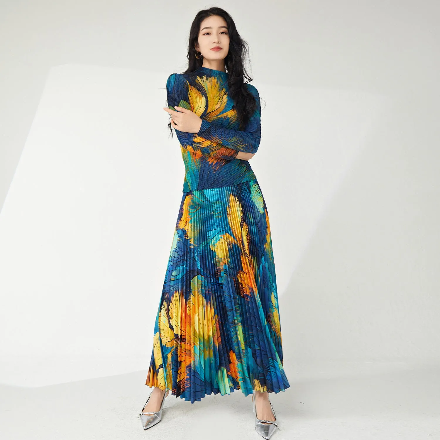 2025 2025 New Sanzhai two-piece set spring and summer new printed T-shirt top drape pleated skirt temperament fashion suit