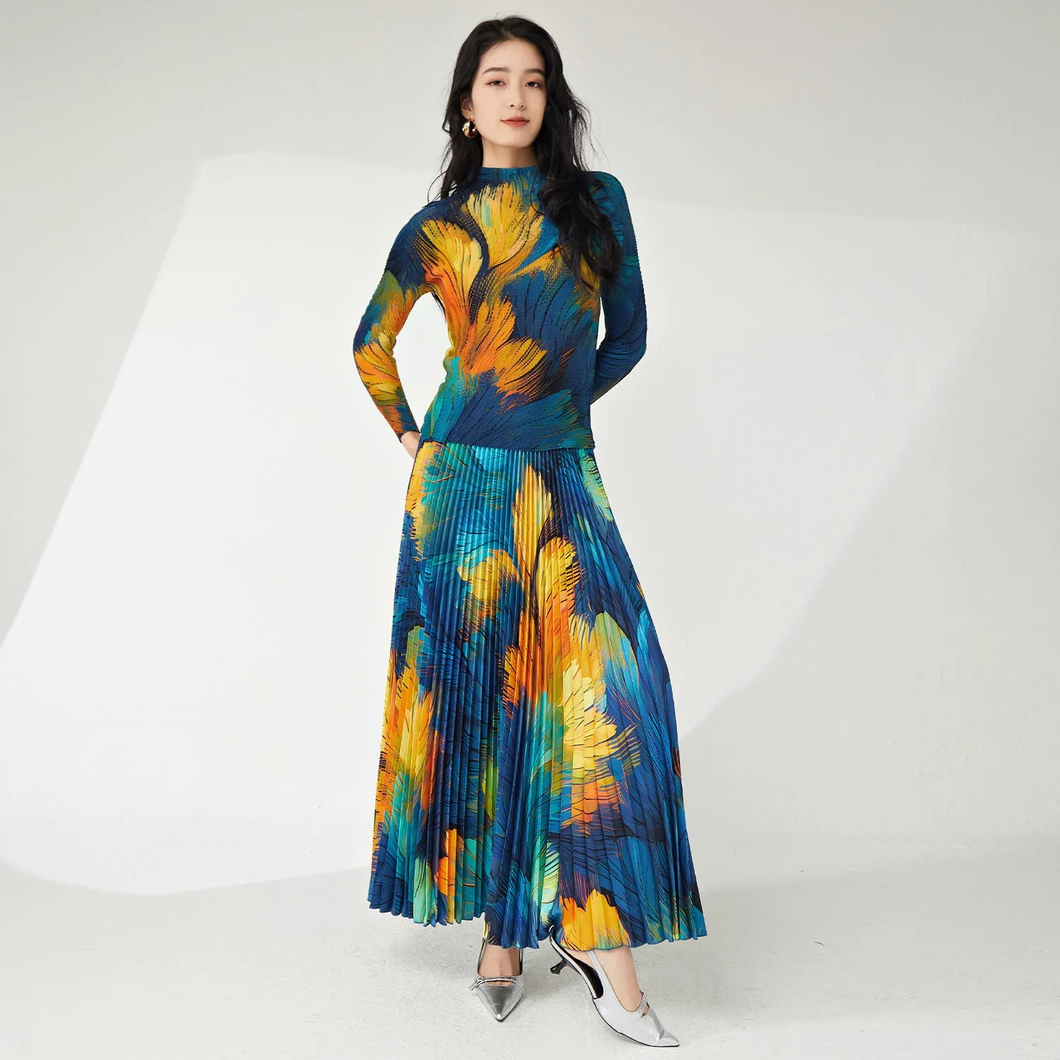 2025 2025 New Sanzhai two-piece set spring and summer new printed T-shirt top drape pleated skirt temperament fashion suit