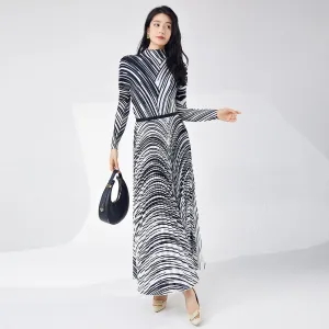 2025 Pleated suit skirt spring women's design sense new striped long-sleeved T-shirt top drape elegant skirt two-piece set