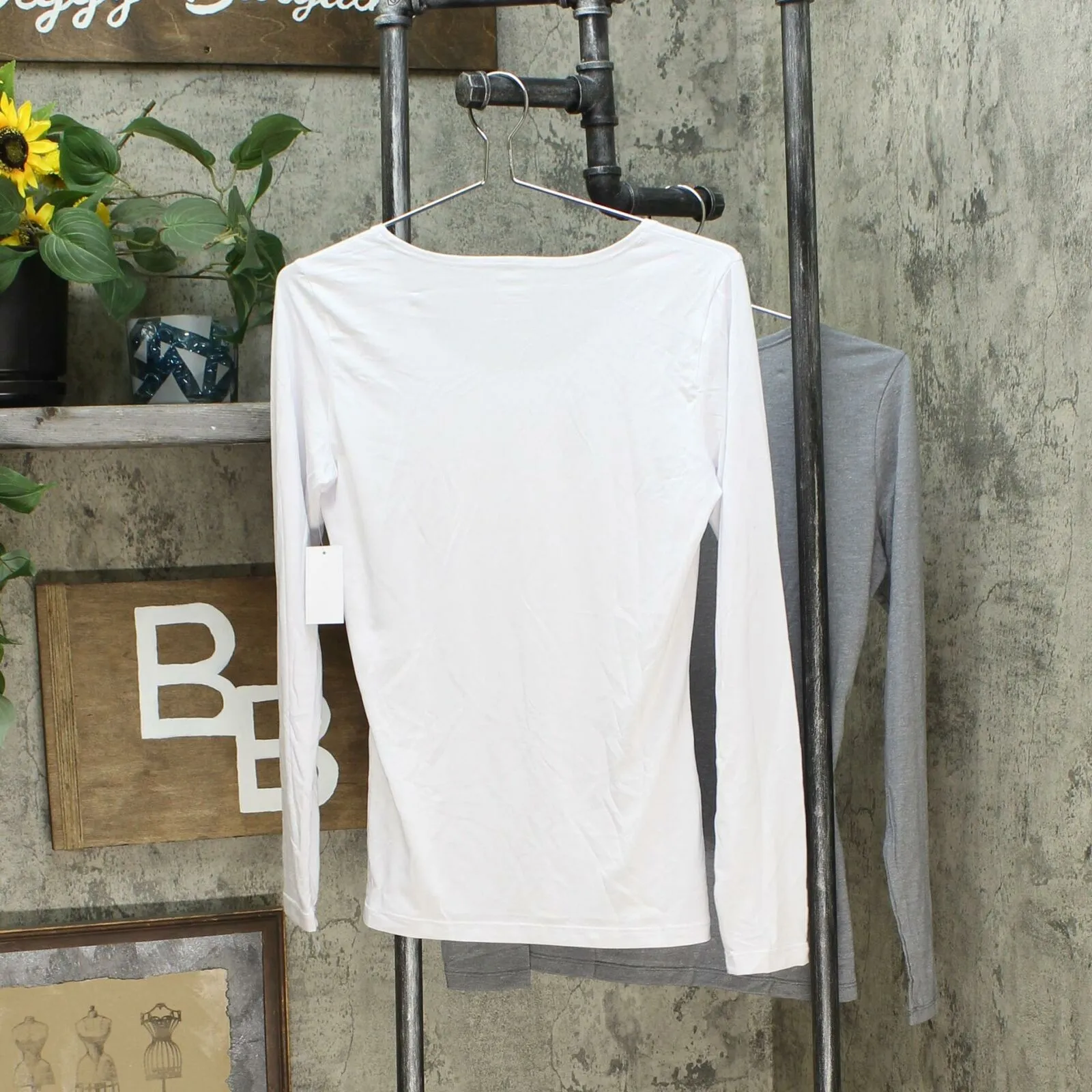 32 Degrees Heat Women's 2 Pack Long Sleeve Scoop Neck T-Shirts