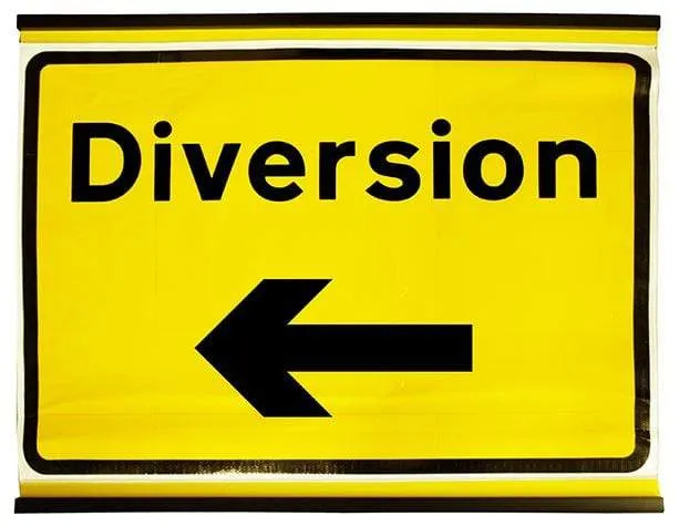 Flexible 1050x750mm Diversion with Left Arrow