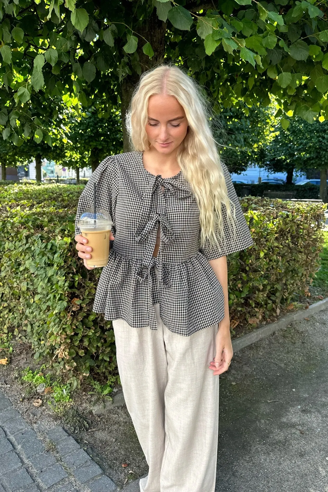 LulaIC Top - Beige Sort Ternet