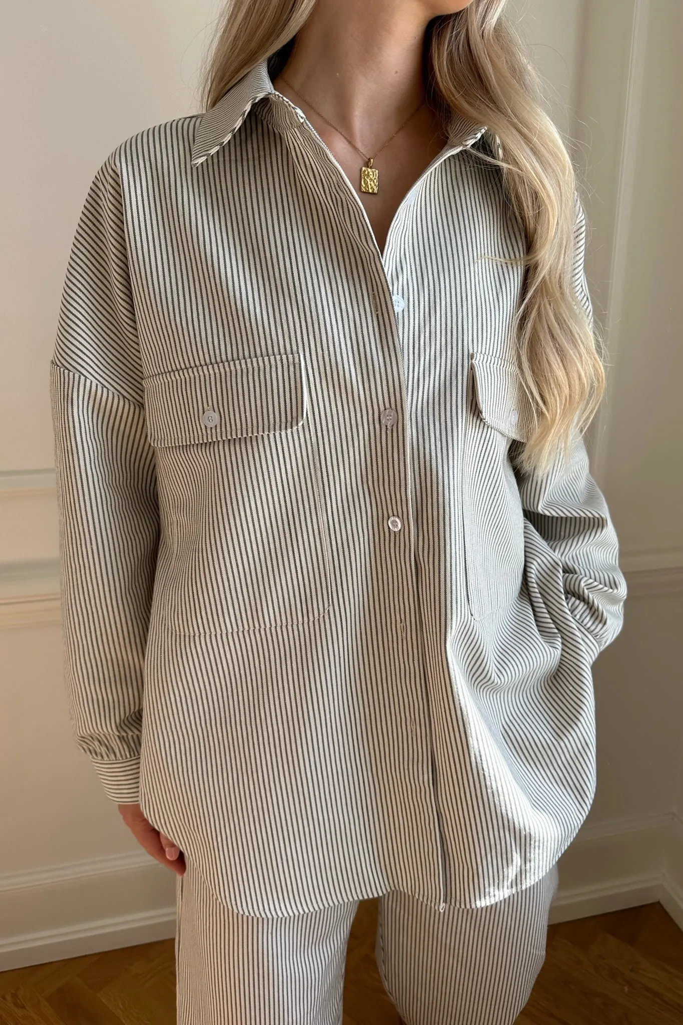 NannaIC Skjorte - Beige Stribet