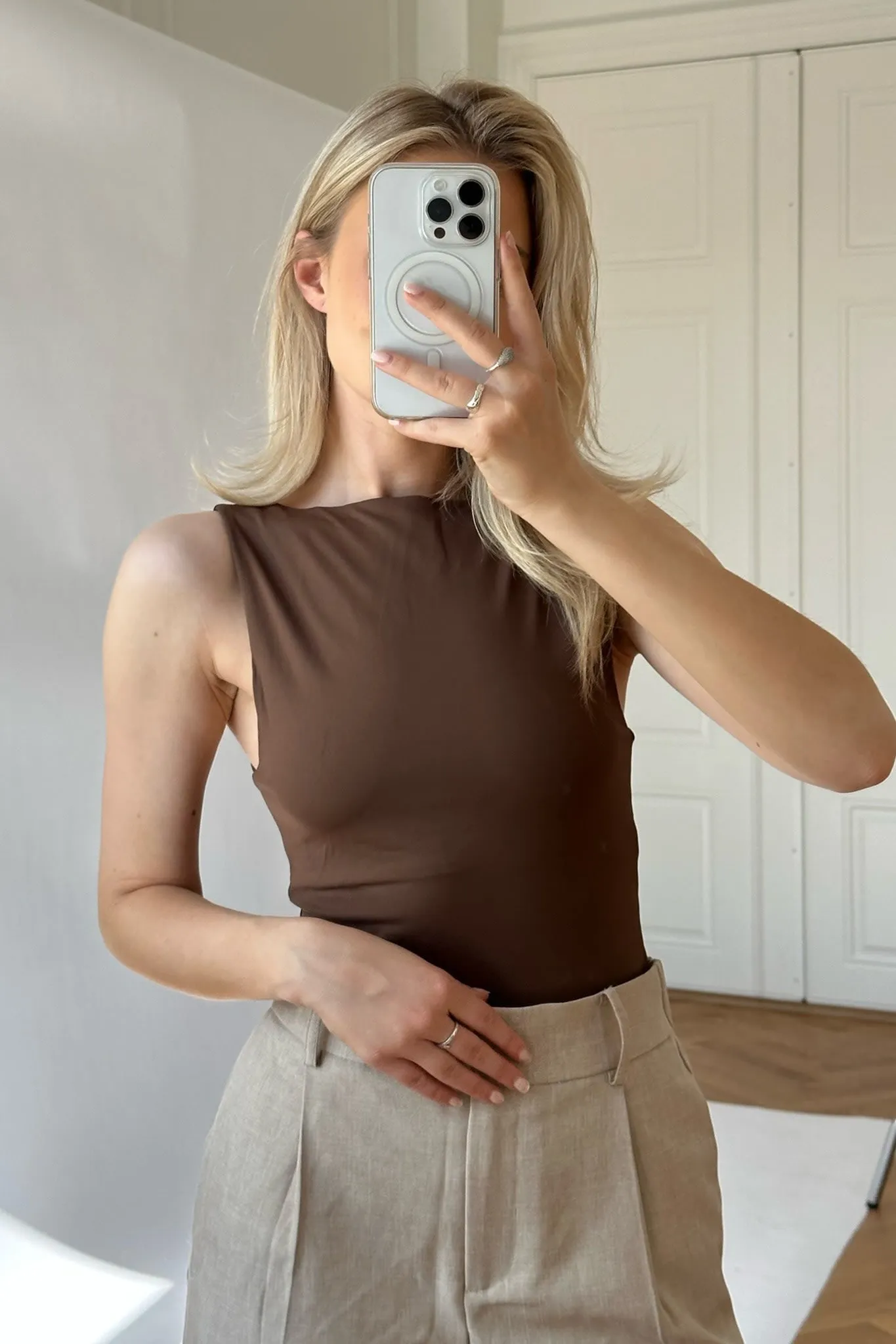 ONLEa Fit Top - Mørkebrun