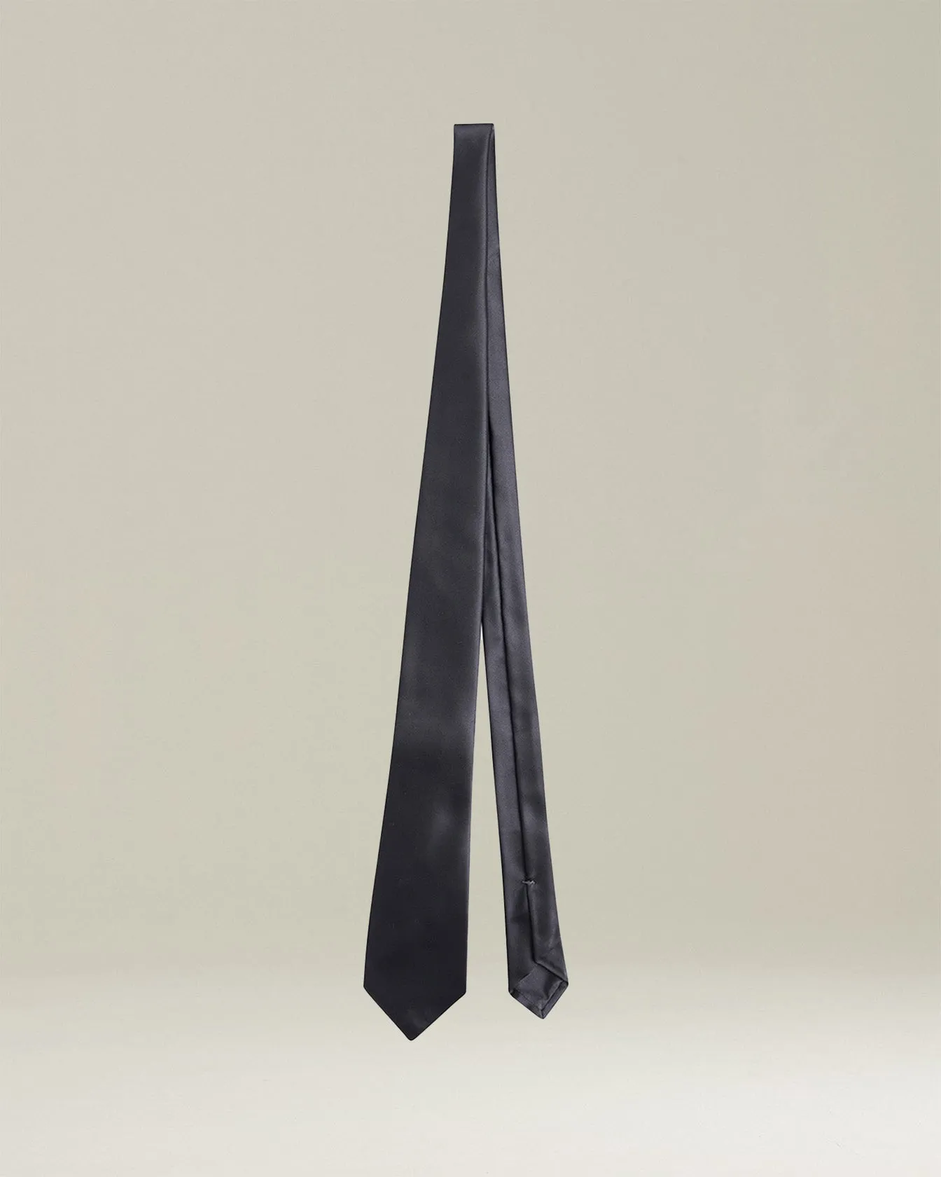 PATTERNED SILK TIE
