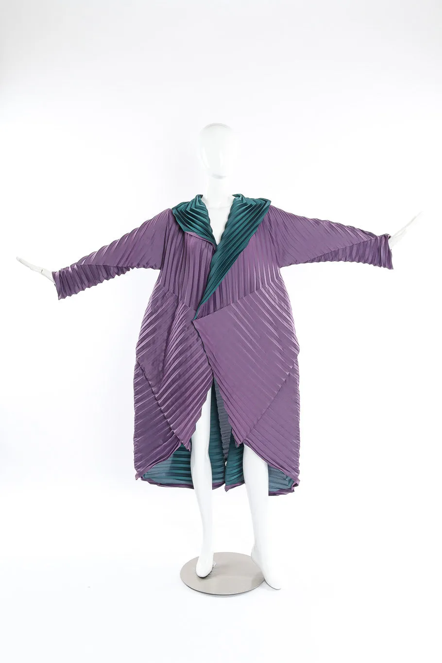 Pleated Contrast Coat