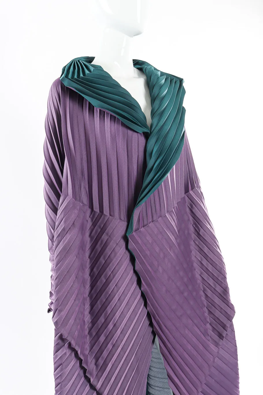 Pleated Contrast Coat