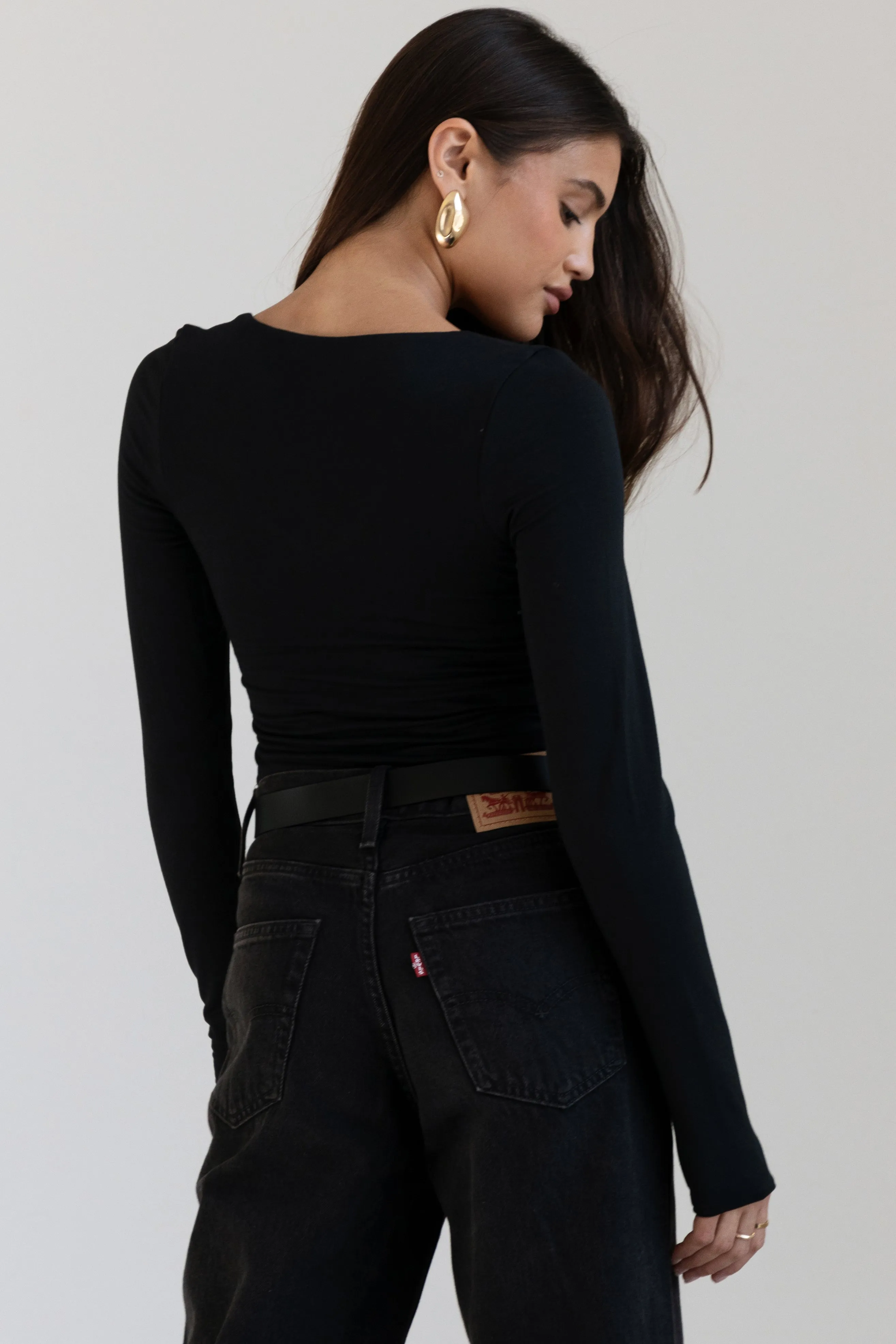 Signature V-Neck Long Sleeve