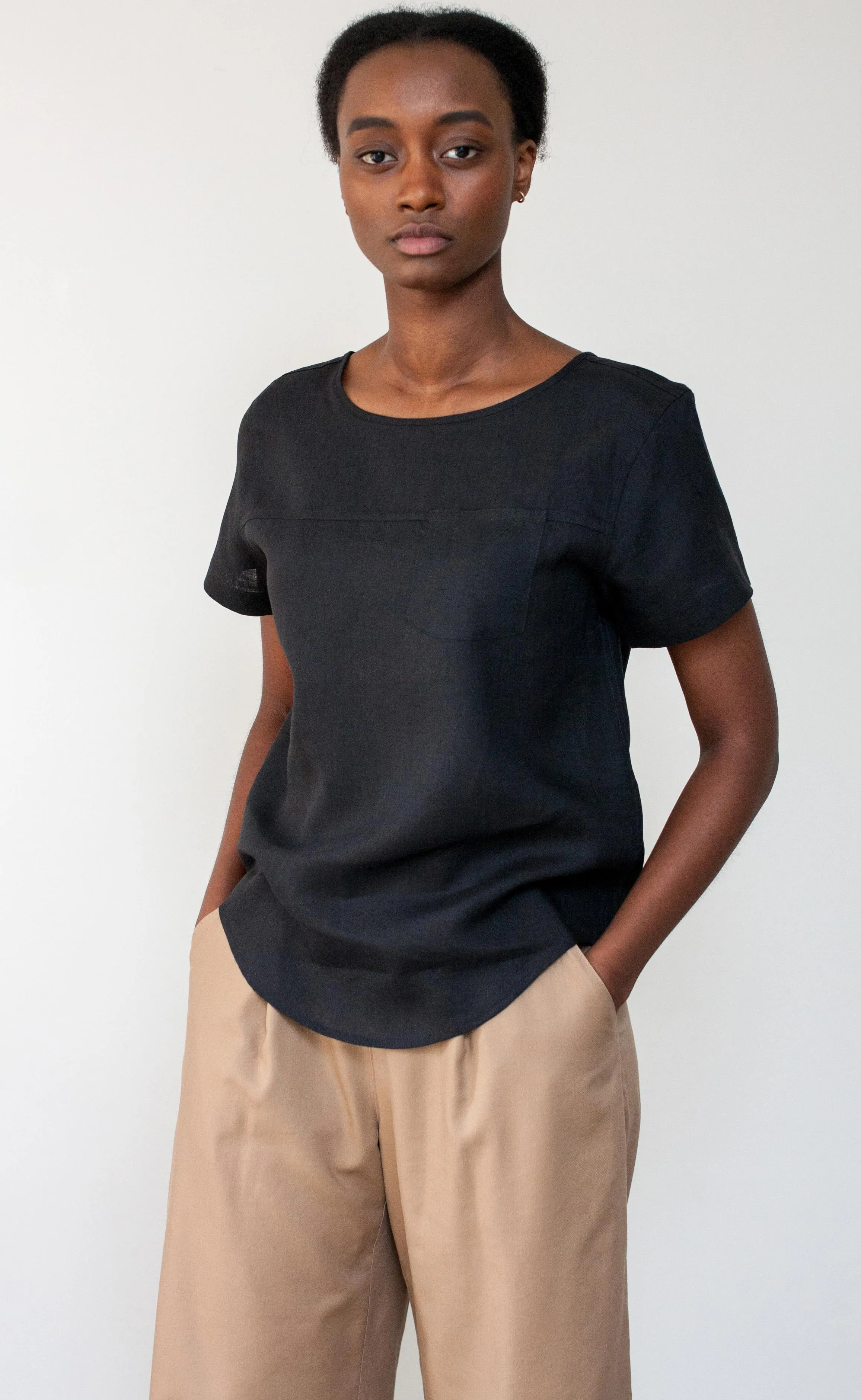 The Friend - Woven Tee - Black 100% Linen