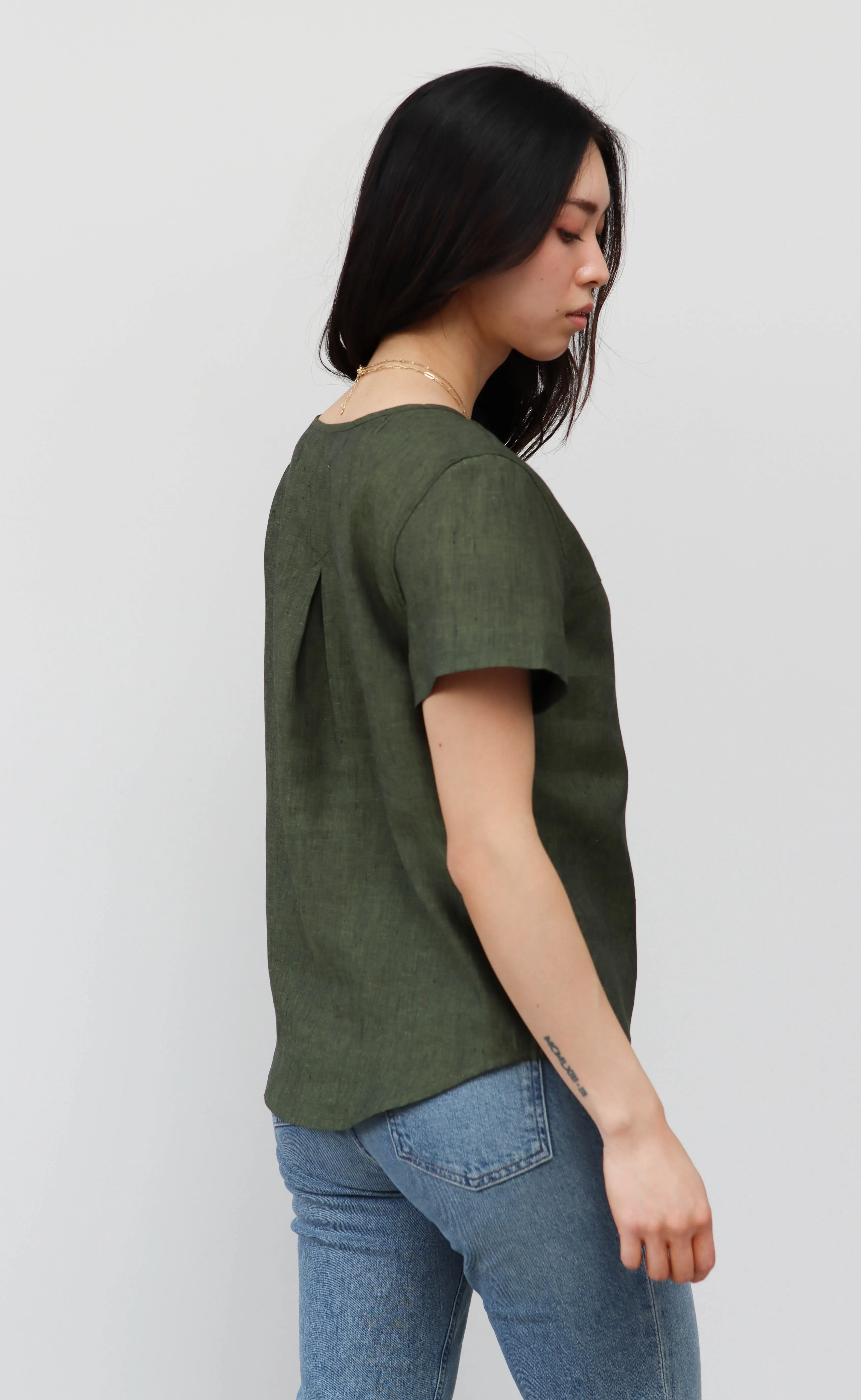 The Friend - Woven Tee - Dark Moss 100% Linen