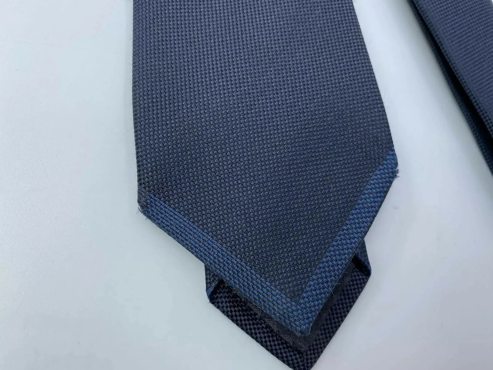 Uniformes Silk Tie with Constrasting Tip