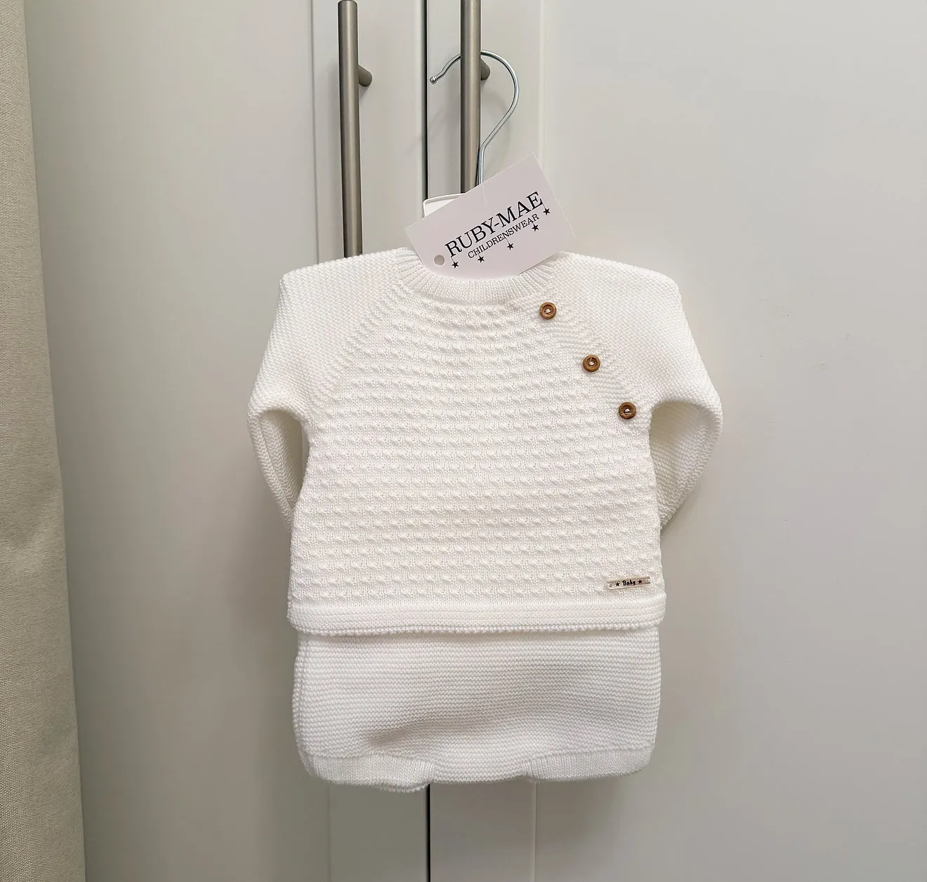 White Knitted Jumper & Shorts Outfit - UNISEX