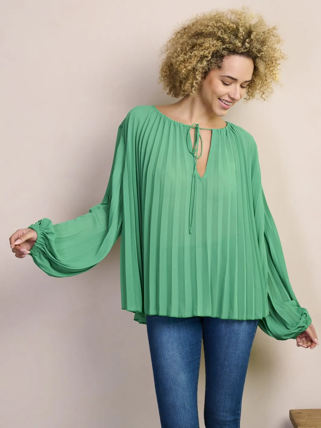 WOMEN'S LONG PUFF SLEEVE V-NECK PLEATED BLOUSE TOP